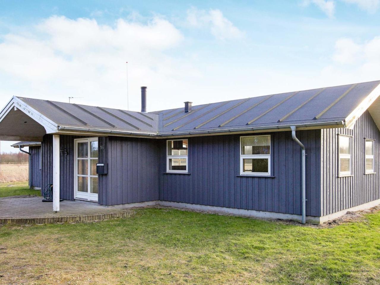 8 Person Holiday Home In Jerup エクステリア 写真